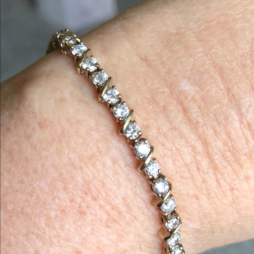 Tennis bracelet